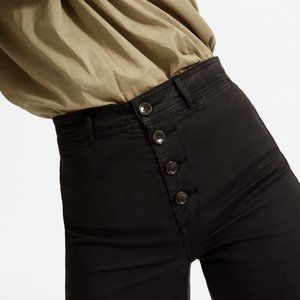 BNWOT The Lightweight Button-Fly Wide-Leg Chino
